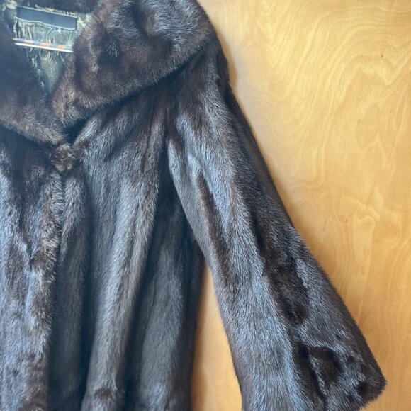 ✨ Vintage 1960s MCM Genuine Mink Fur Coat – Handcrafted in NYC ✨ - Picture 7 of 14